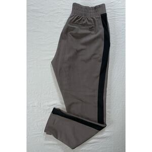 Athleta 486213 Brooklyn Plaid Pull On Lightweight Ankle Pants. Women's 6, EUC!!